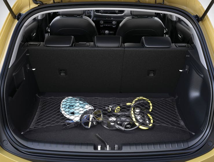 Opened Luggage space of Kia Stonic