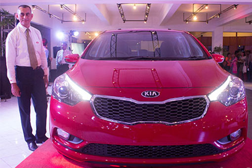 Kia Cerato in unveiling show